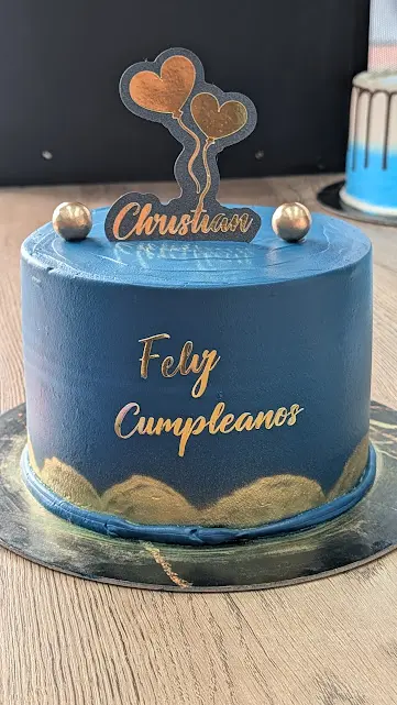 Torta corporativa con logo de empresa en Loja